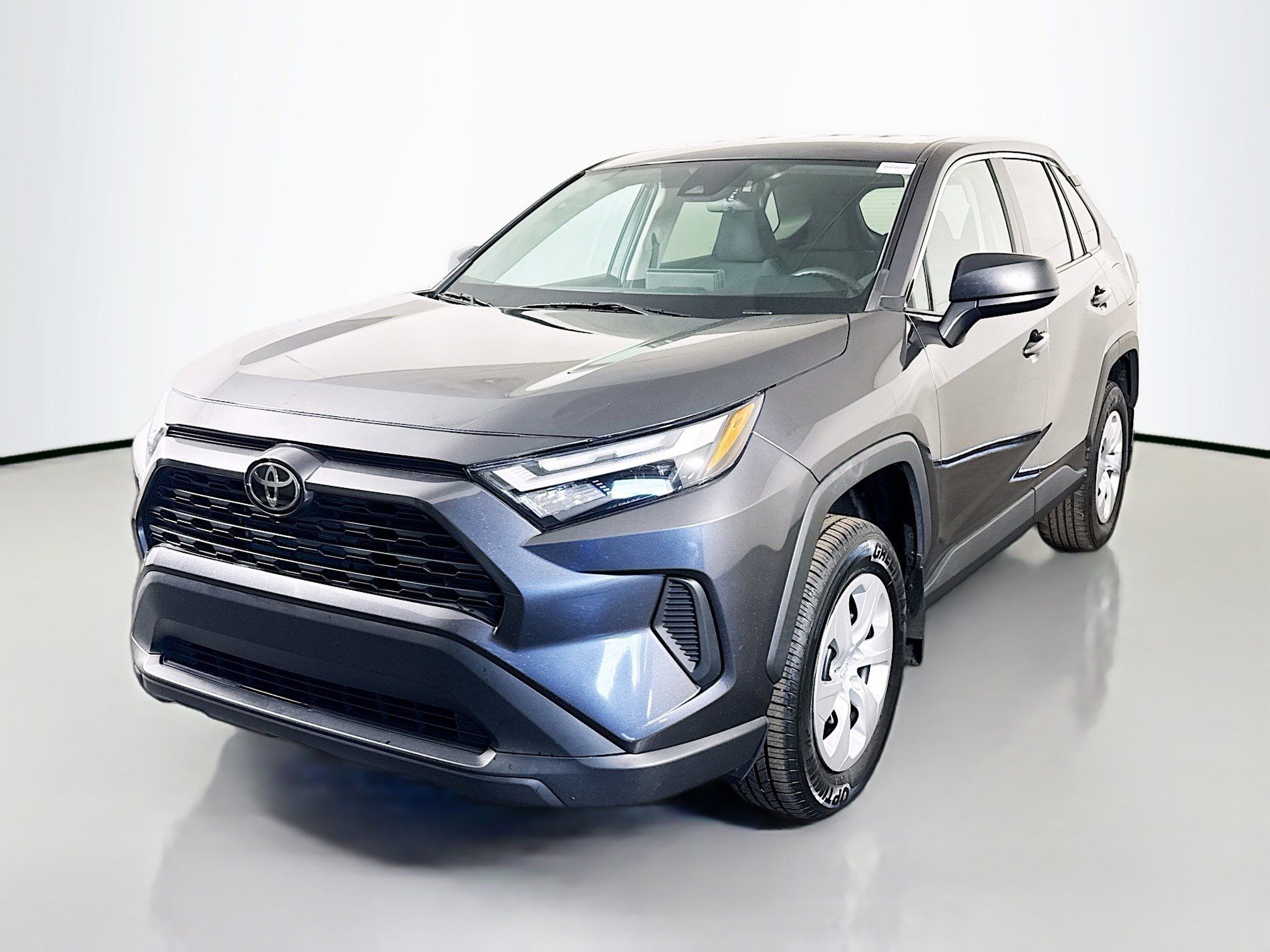 Used 2024 Toyota RAV4 LE image 4