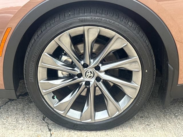 Used 2026 Toyota Crown w/ Advanced Technology Package AWD/4WD image 5