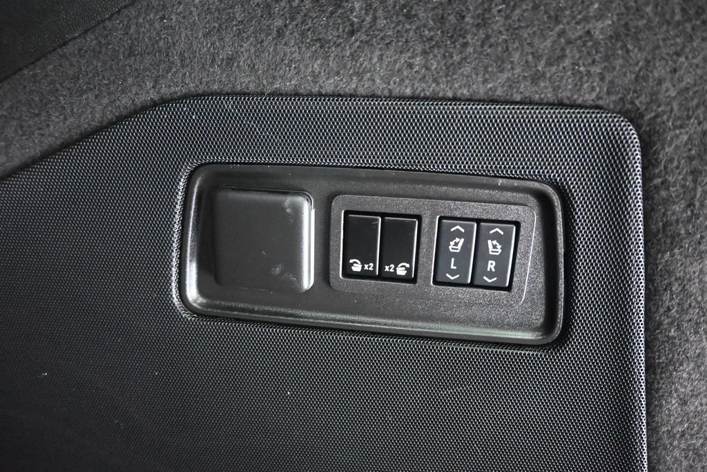 Used 2024 Cadillac Escalade ESV Premium Luxury w/ LPO, Floor Liner Package AWD/4WD image 72