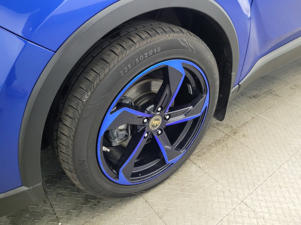 Used 2019 Toyota C-HR LE FWD image 31