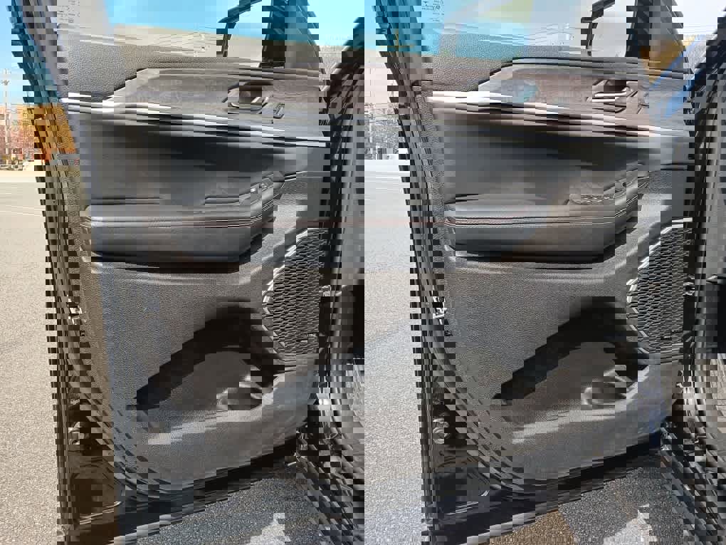 Used 2022 Jeep Grand Cherokee L Limited image 30