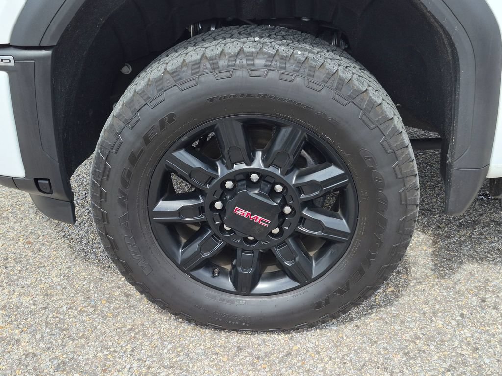 Used 2026 GMC Sierra 2500 AT4 w/ AT4 Premium Plus Package AWD/4WD image 12