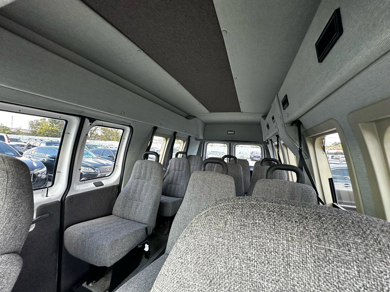 Used 2004 Ford E-250 and Econoline 250 Extended RWD image 22