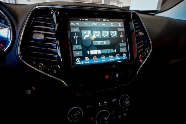 Used 2022 Jeep Cherokee Limited w/ Mopar Interior Package image 37