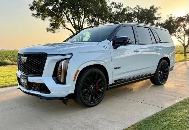 Used 2026 Cadillac Escalade V w/ LPO, ONYX Package AWD/4WD image 7