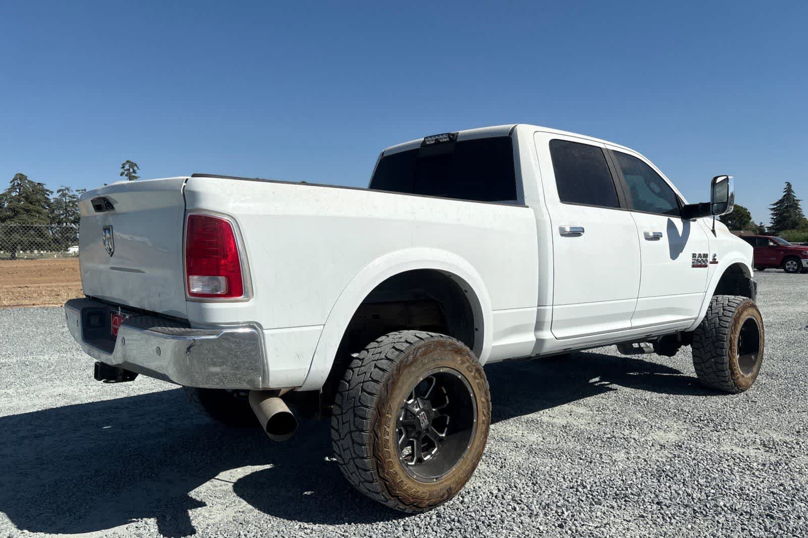 Used 2017 RAM 2500 Laramie AWD/4WD image 3