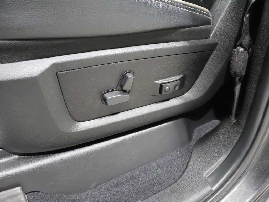 Used 2024 RAM 2500 Laramie AWD/4WD image 15