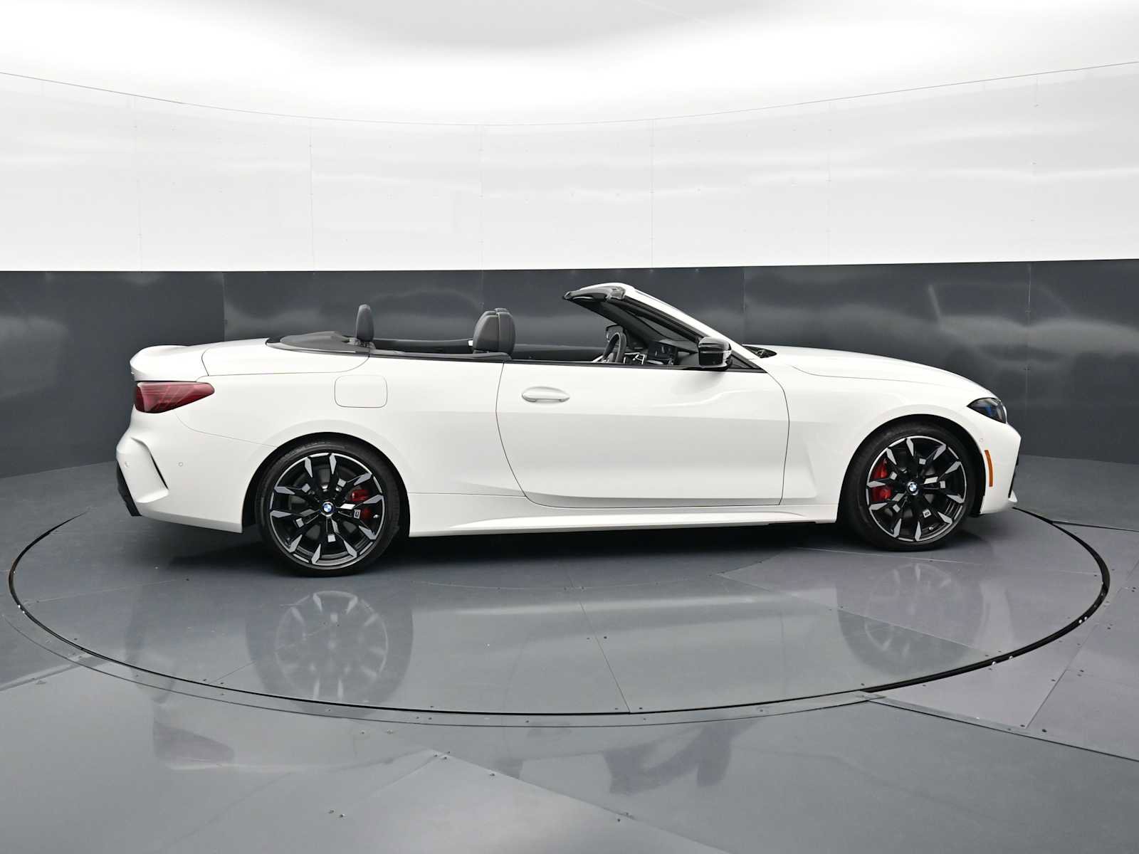 Used 2025 BMW 430i Convertible w/ M Sport Package RWD image 8