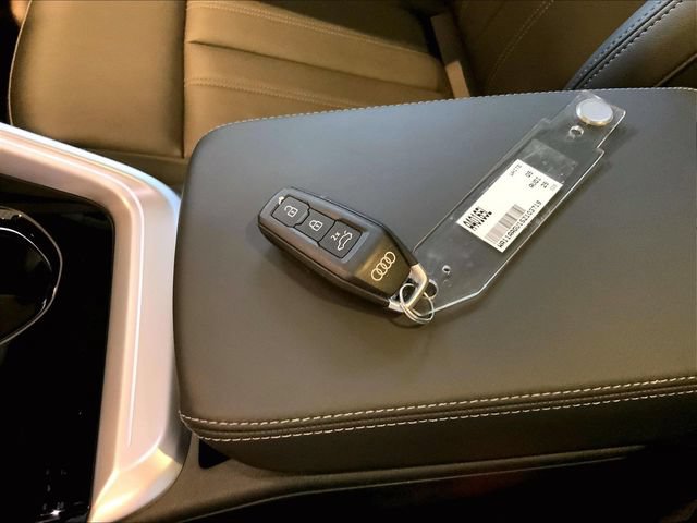 Certified 2025 Audi Q5 Premium w/ Convenience Package AWD/4WD image 20