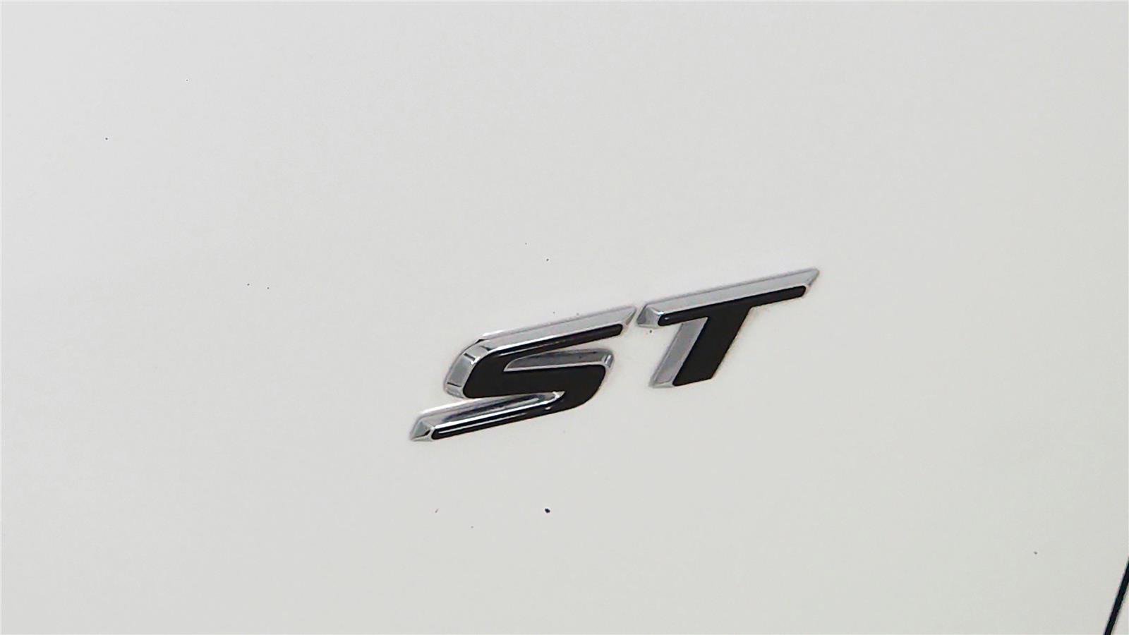 Used 2025 Buick Enclave Sport Touring FWD image 24