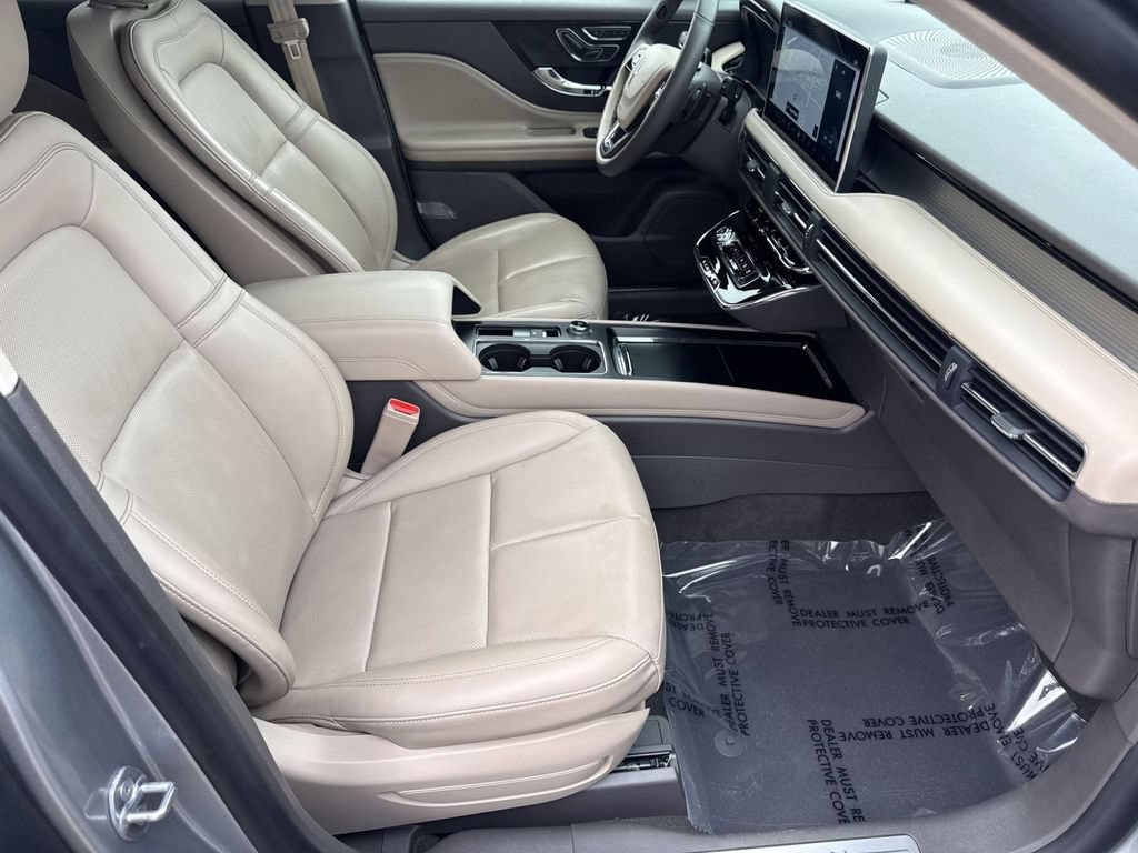 Certified 2024 Lincoln Corsair AWD w/ Equipment Group 101A image 32