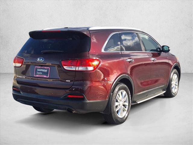 Used 2016 Kia Sorento LX w/ LX Convenience Package image 5
