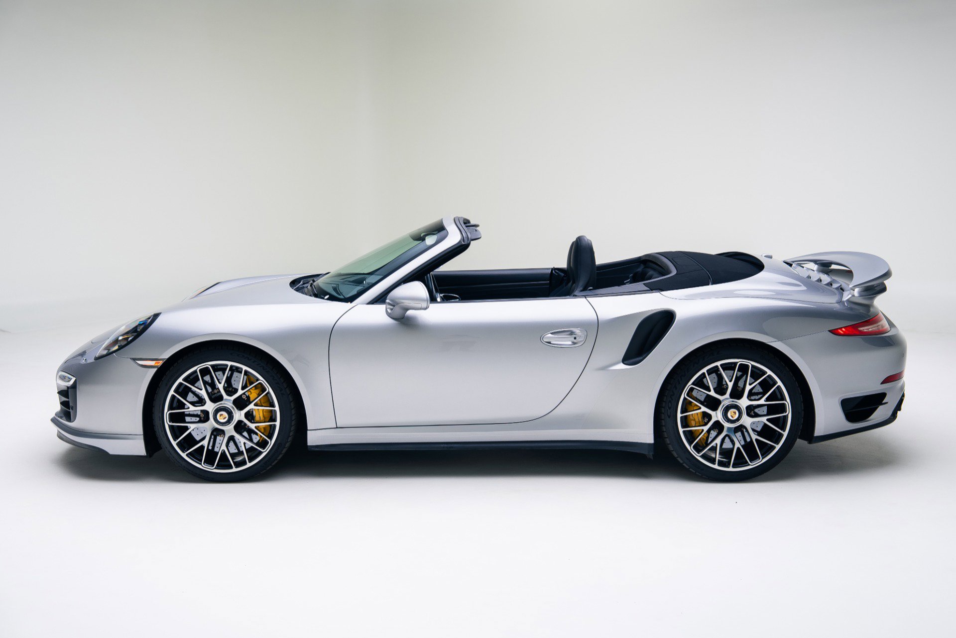 Used 2016 Porsche 911 Turbo S image 14