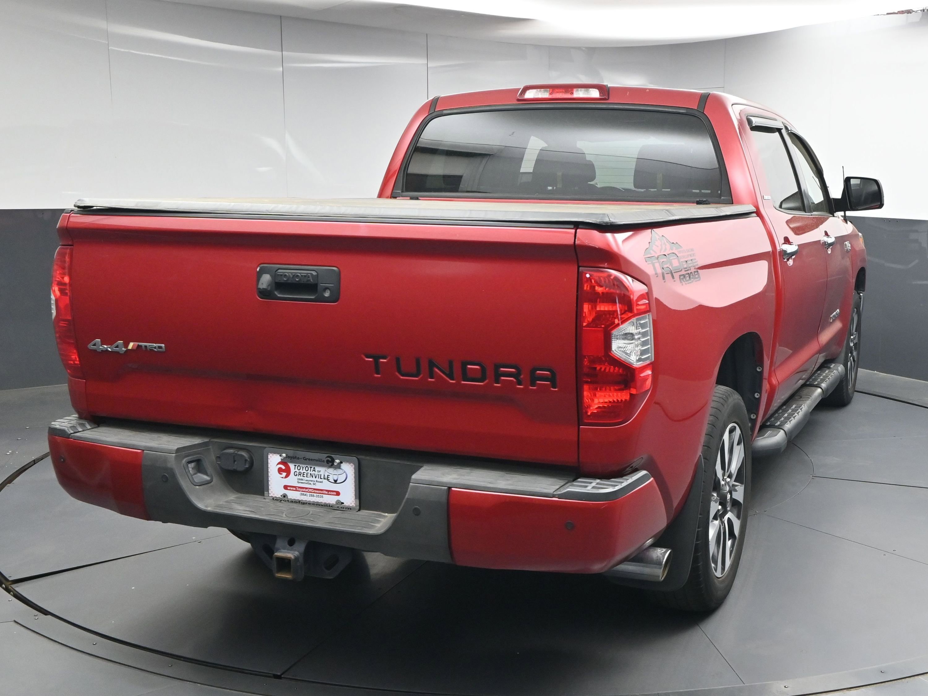 Used 2018 Toyota Tundra Limited w/ Limited Premium Package AWD/4WD image 8