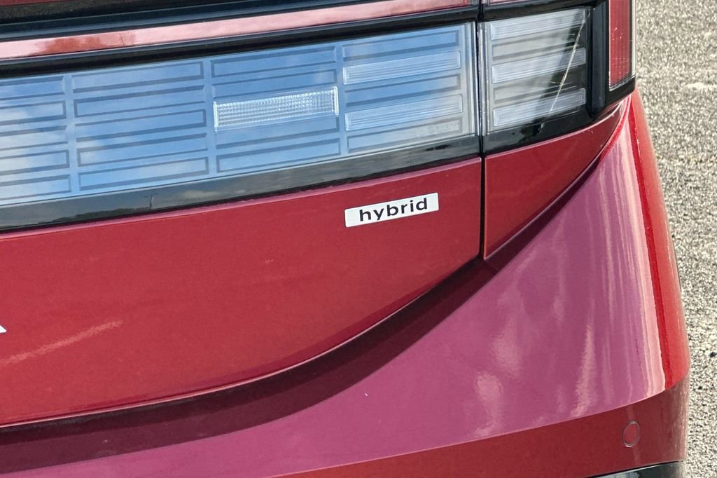 New 2025 Hyundai Sonata Limited image 23