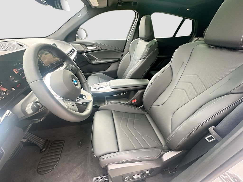 Used 2026 BMW X2 xDrive28i w/ Technology Package AWD/4WD image 22