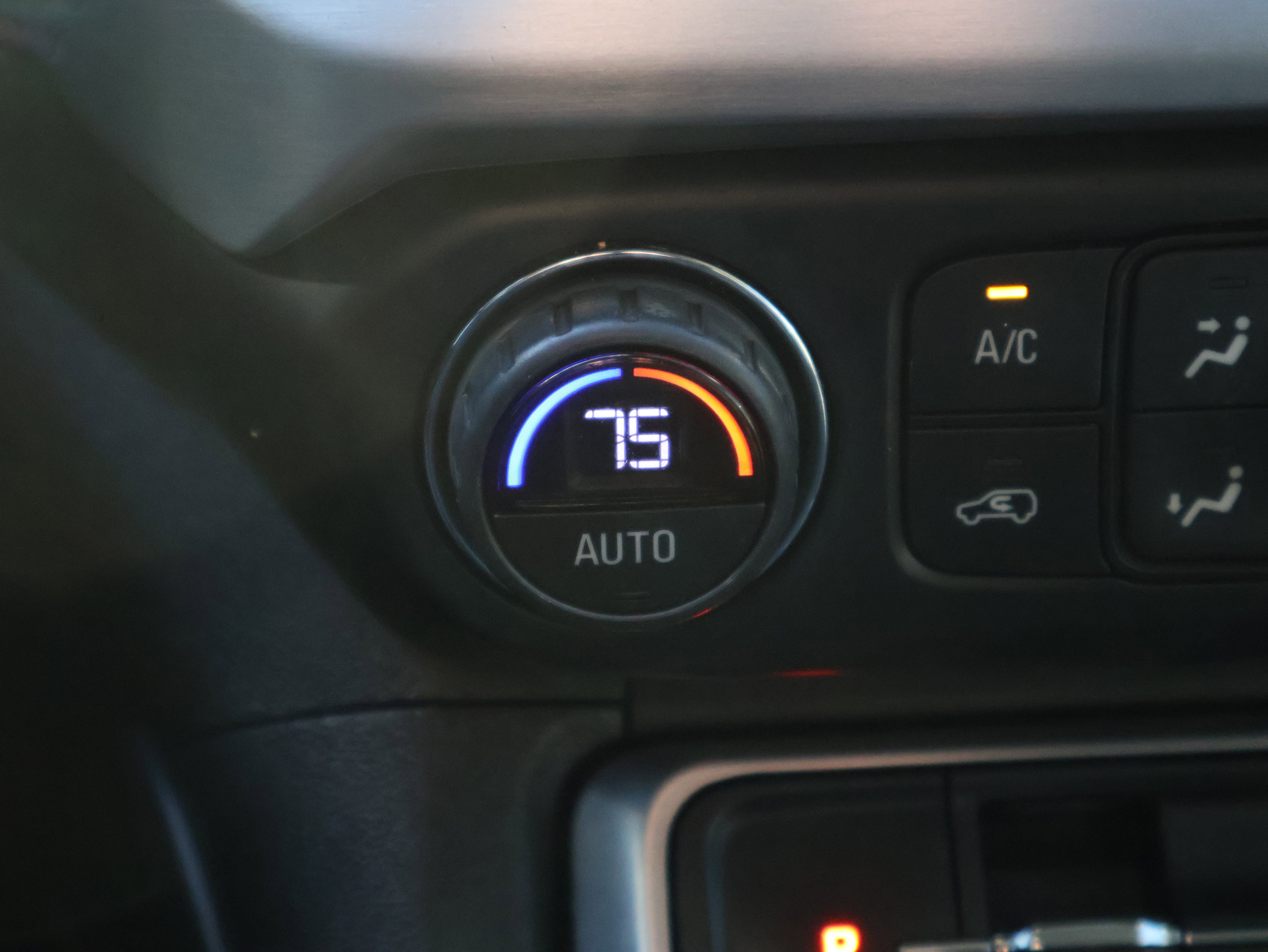 Used 2021 GMC Acadia SLT w/ Premium Package image 31