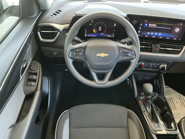 Used 2025 Chevrolet TrailBlazer LT AWD/4WD image 12