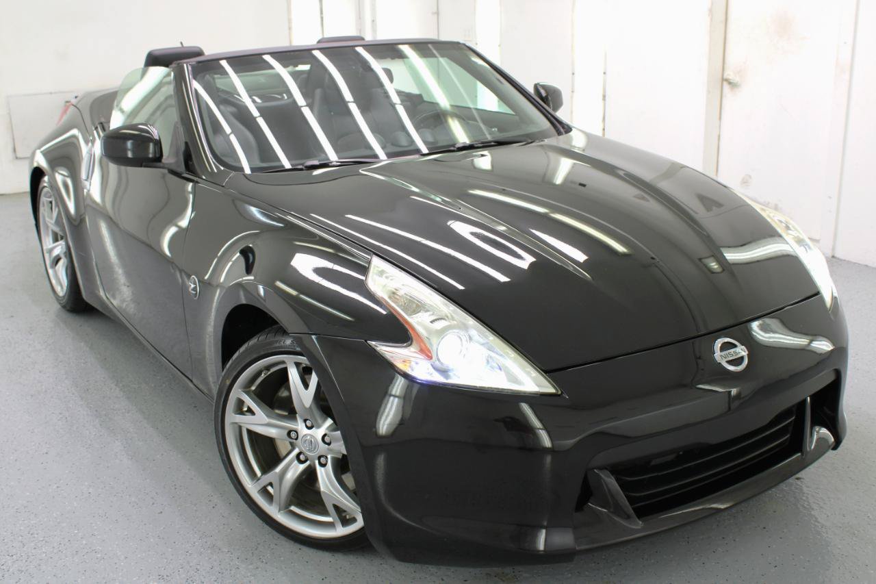 Used 2010 Nissan 370Z Touring w/ Sport Pkg RWD image 37