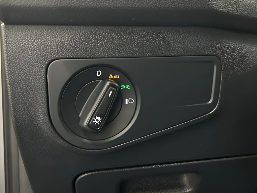 Used 2022 Volkswagen Tiguan S image 27