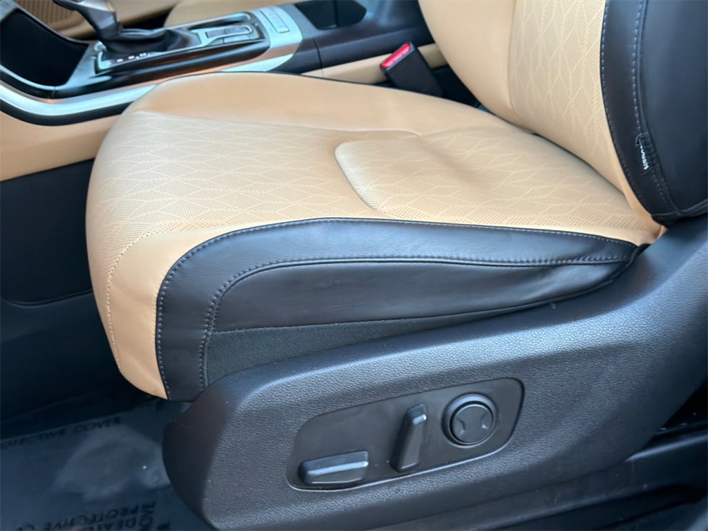 Used 2023 Kia Carnival LX image 15