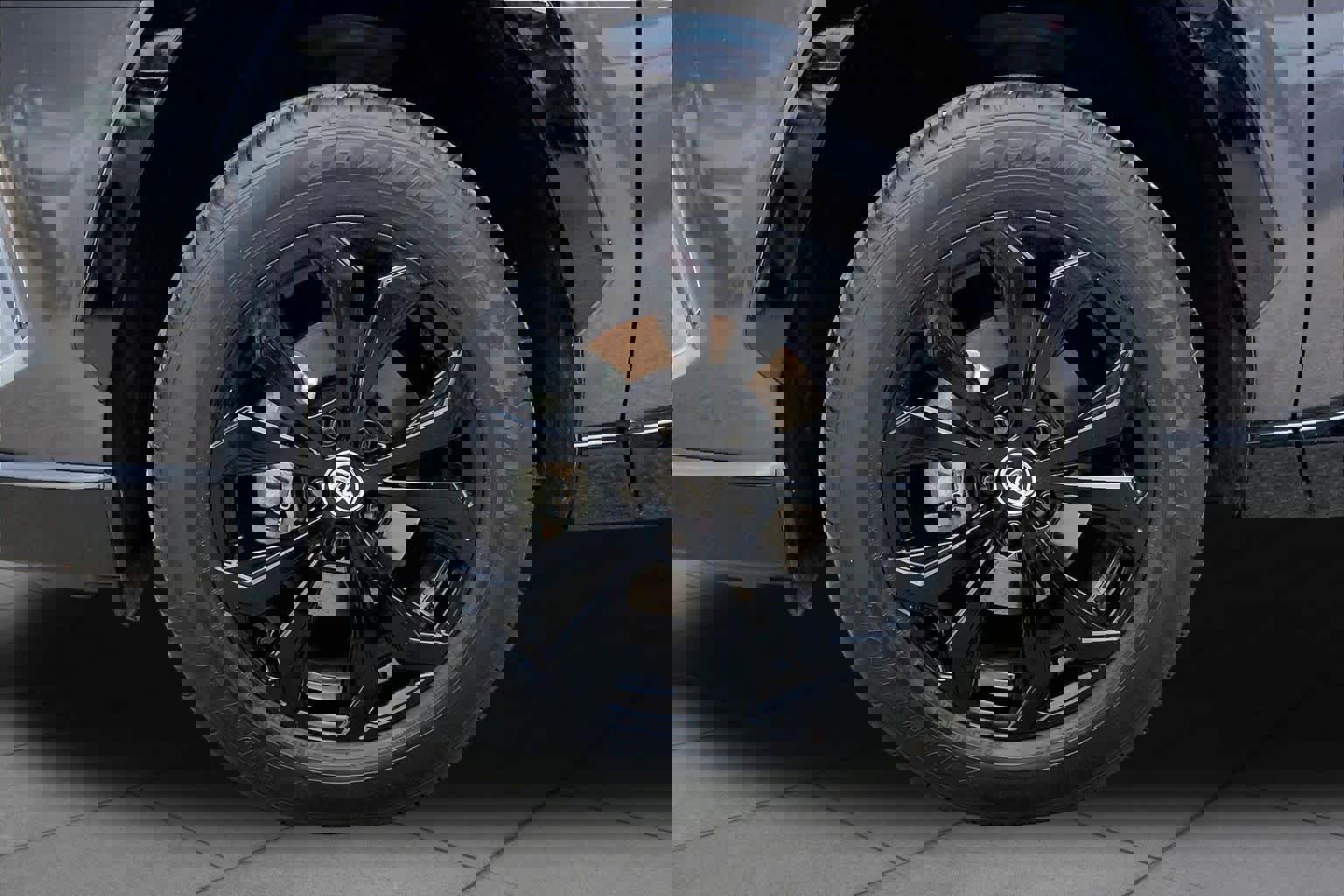 Used 2025 Toyota RAV4 XSE image 11