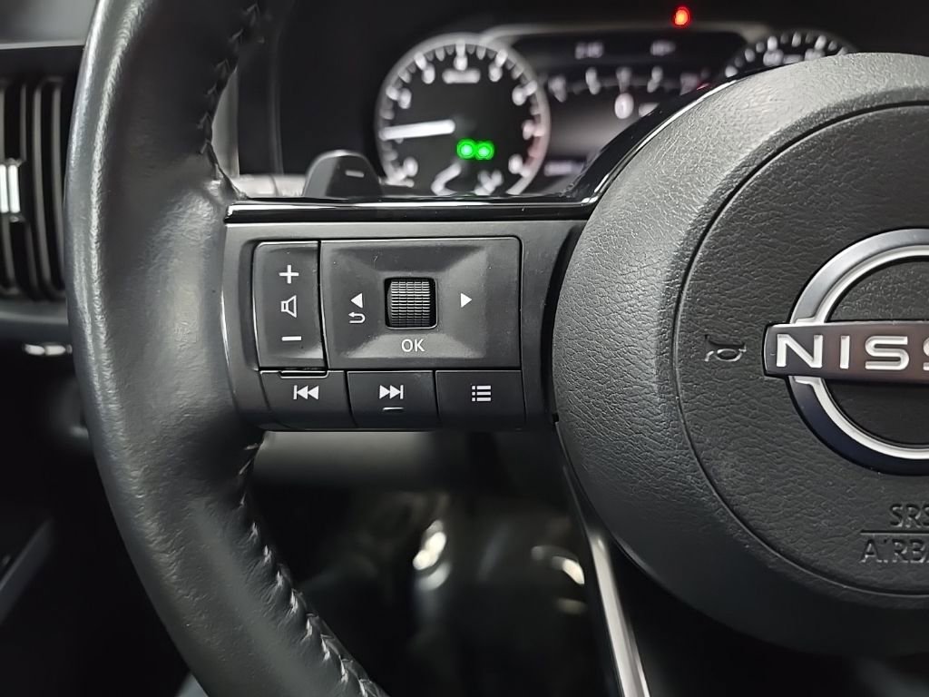 Used 2023 Nissan Pathfinder SL w/ Lighting Package (N92) image 19