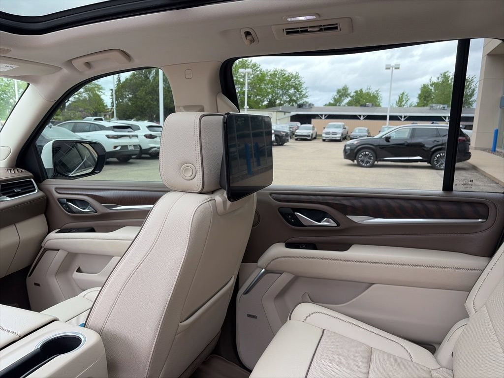 Used 2021 GMC Yukon XL Denali w/ Denali Ultimate Package AWD/4WD image 25