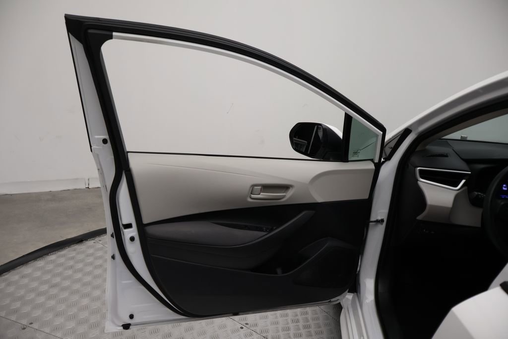 Certified 2025 Toyota Corolla LE w/ Convenience Package FWD image 16