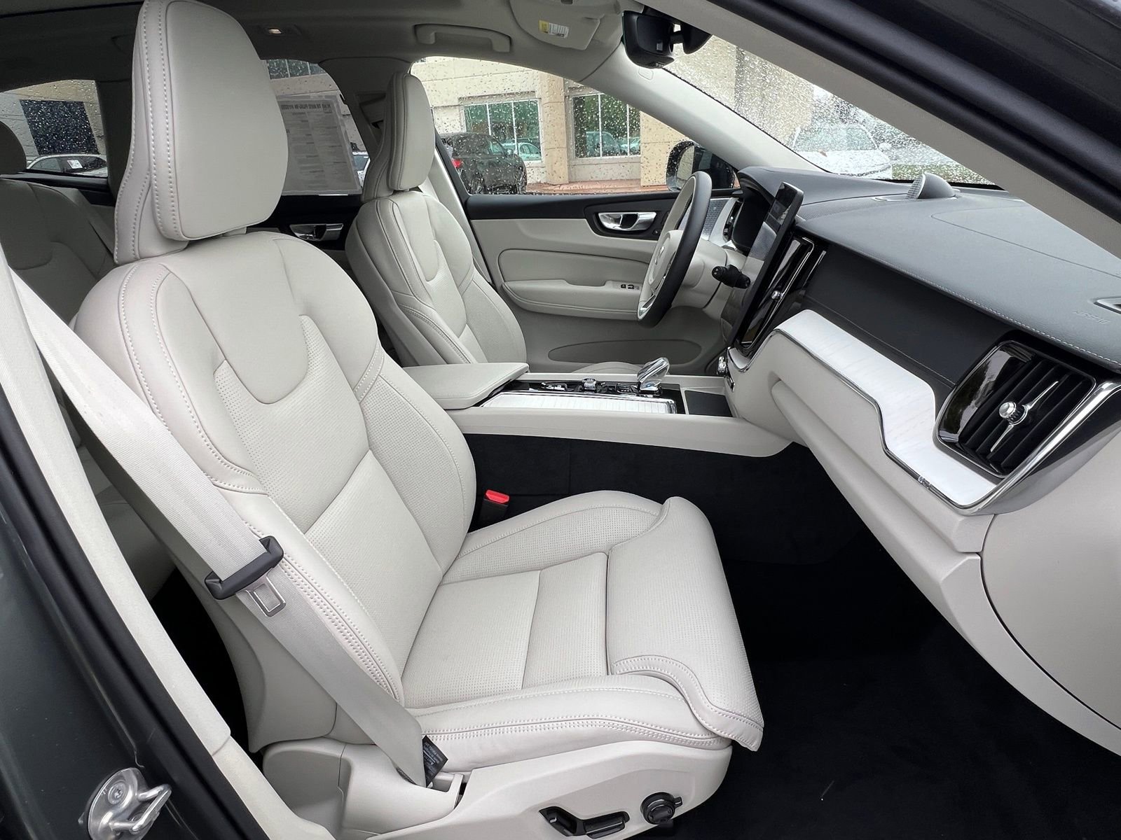 New 2026 Volvo XC60 T8 Ultra image 17