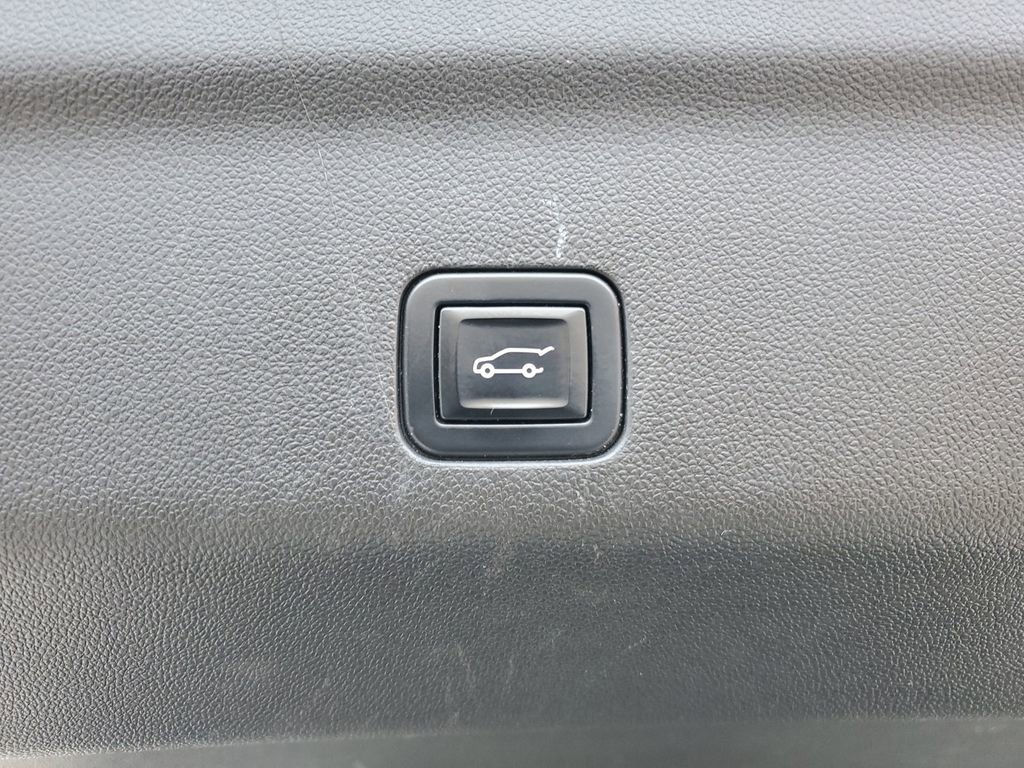 Used 2022 Chevrolet Tahoe RST w/ Luxury Package image 34