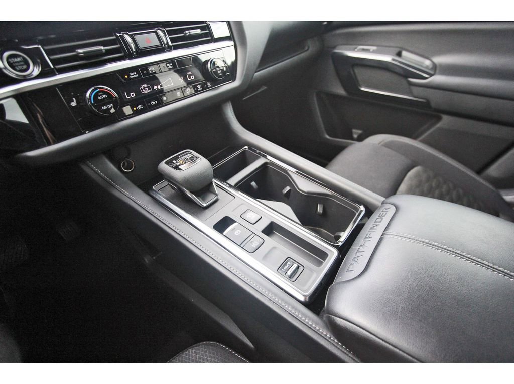 Used 2023 Nissan Pathfinder SV image 24