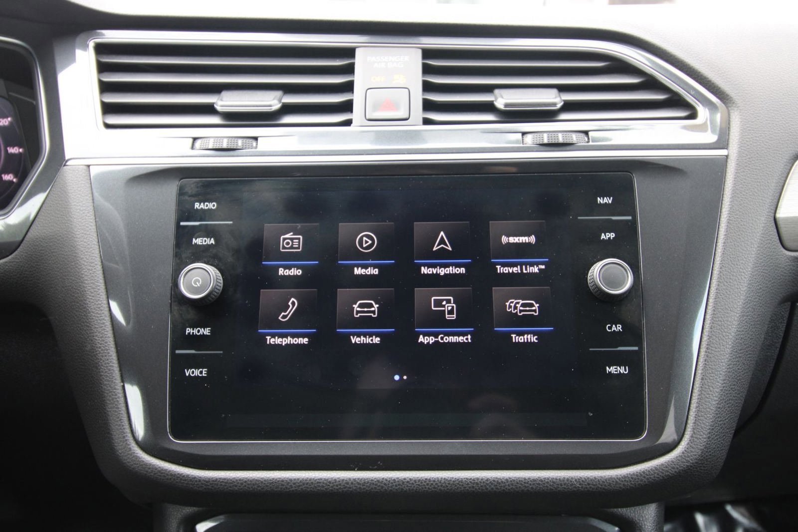 Used 2019 Volkswagen Tiguan SEL Premium R-Line AWD/4WD image 15