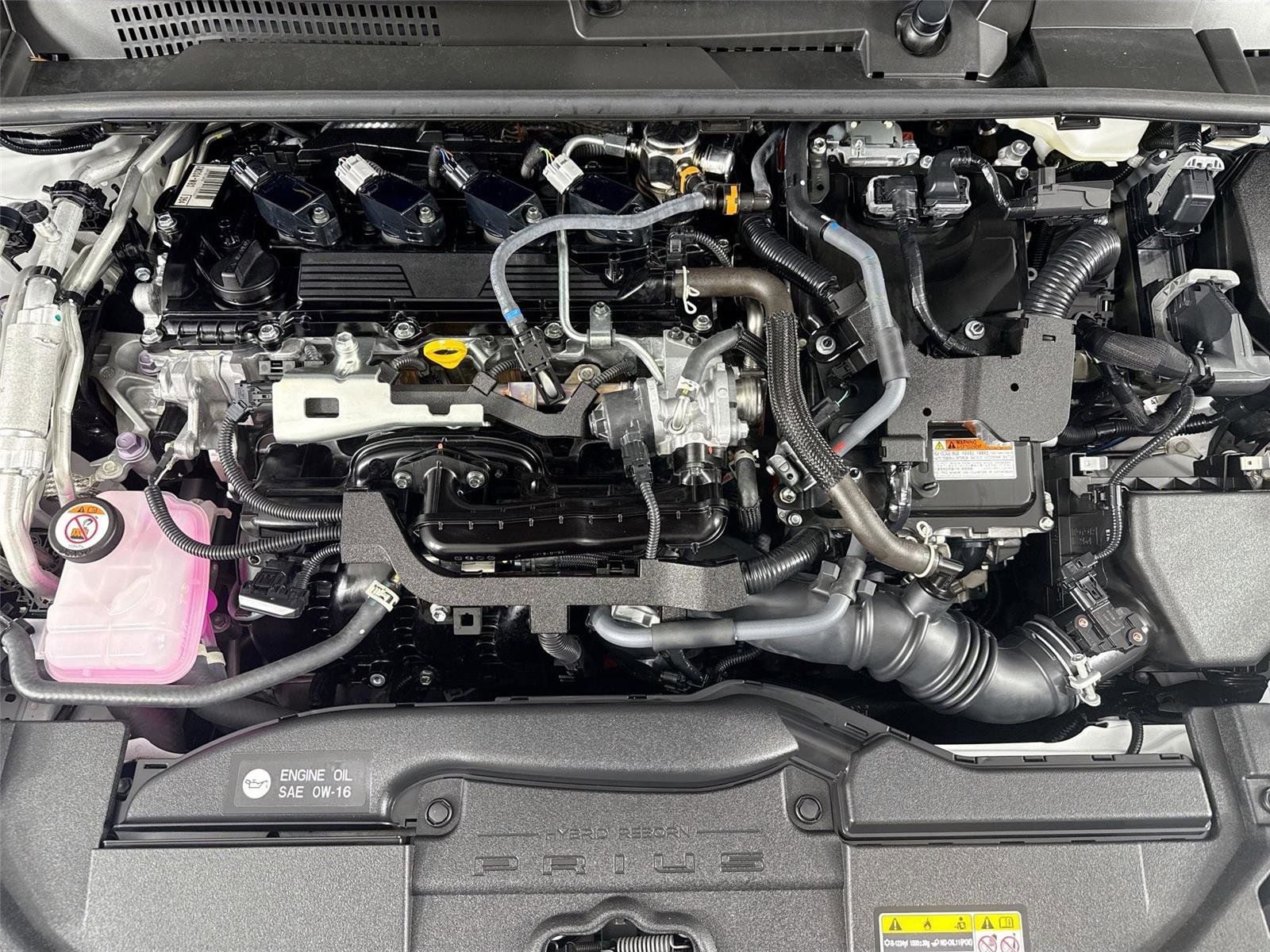 Used 2025 Toyota Prius Plug-In Hybrid image 39