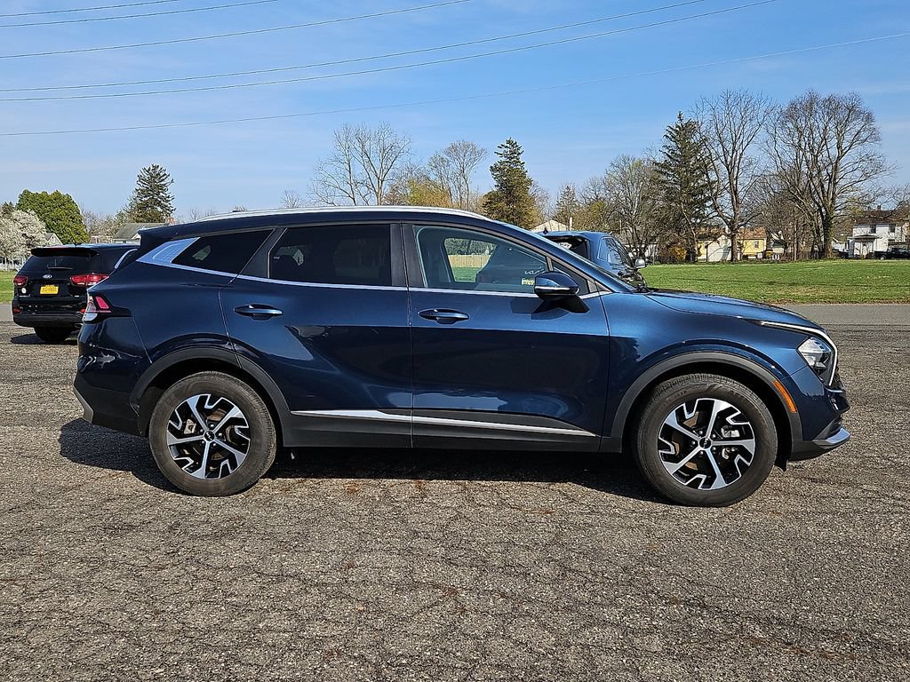 Used 2023 Kia Sportage EX AWD/4WD image 8