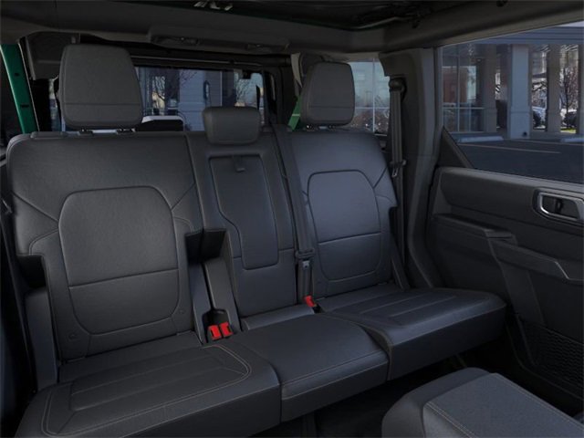 Used 2025 Ford Bronco Badlands image 11
