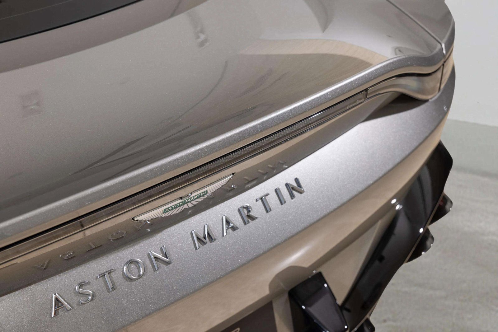 Used 2025 Aston Martin V8 Vantage Coupe image 22