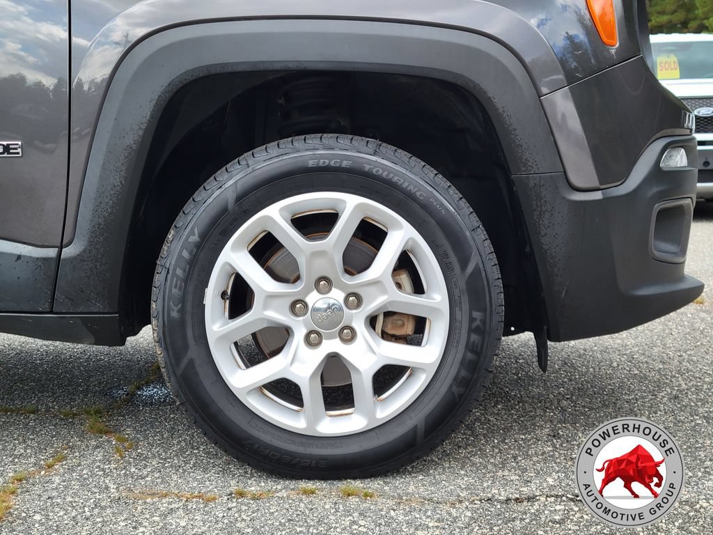 Used 2017 Jeep Renegade Latitude w/ Cold Weather Group AWD/4WD image 13