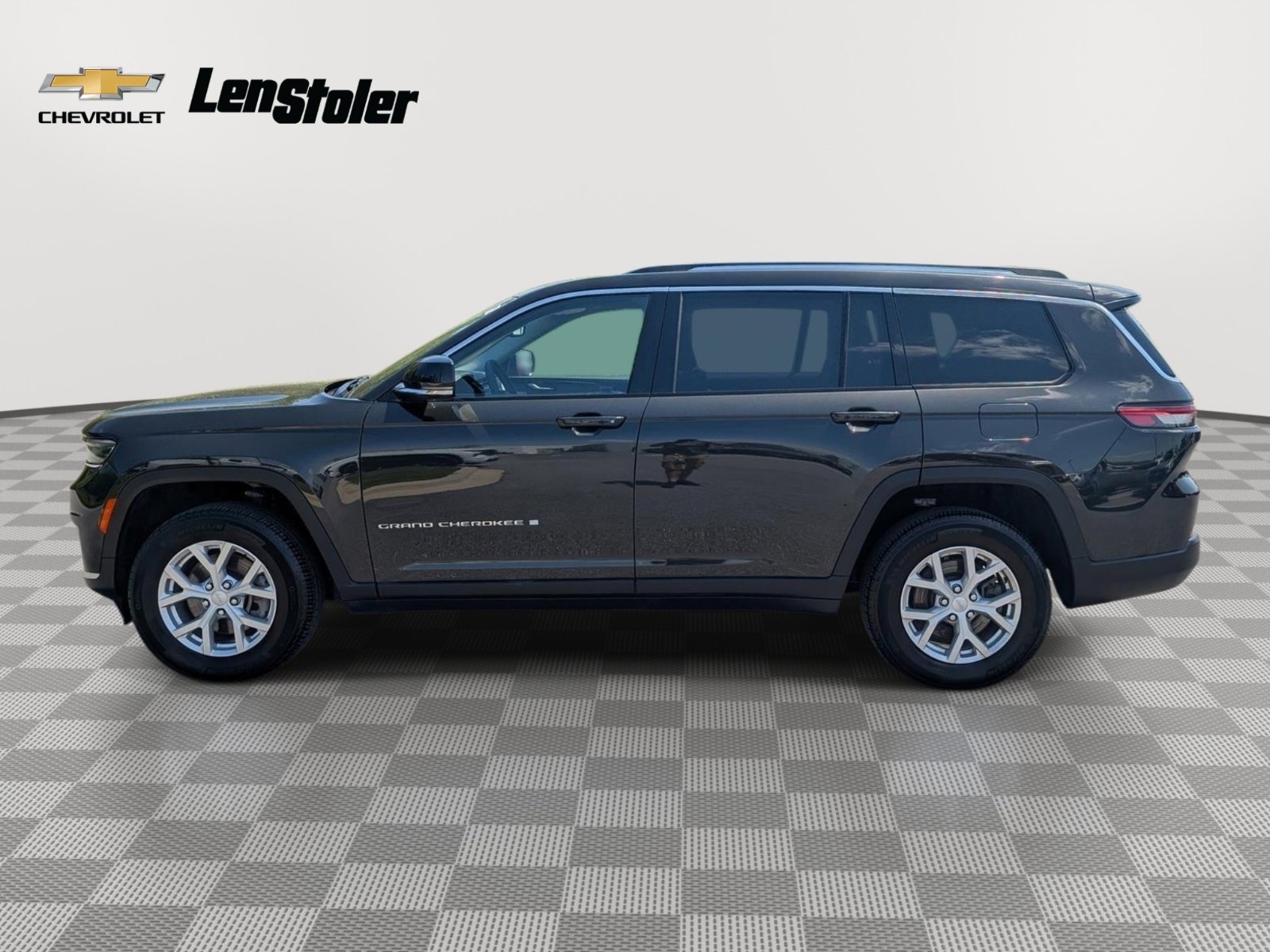 Used 2023 Jeep Grand Cherokee L Limited AWD/4WD image 2