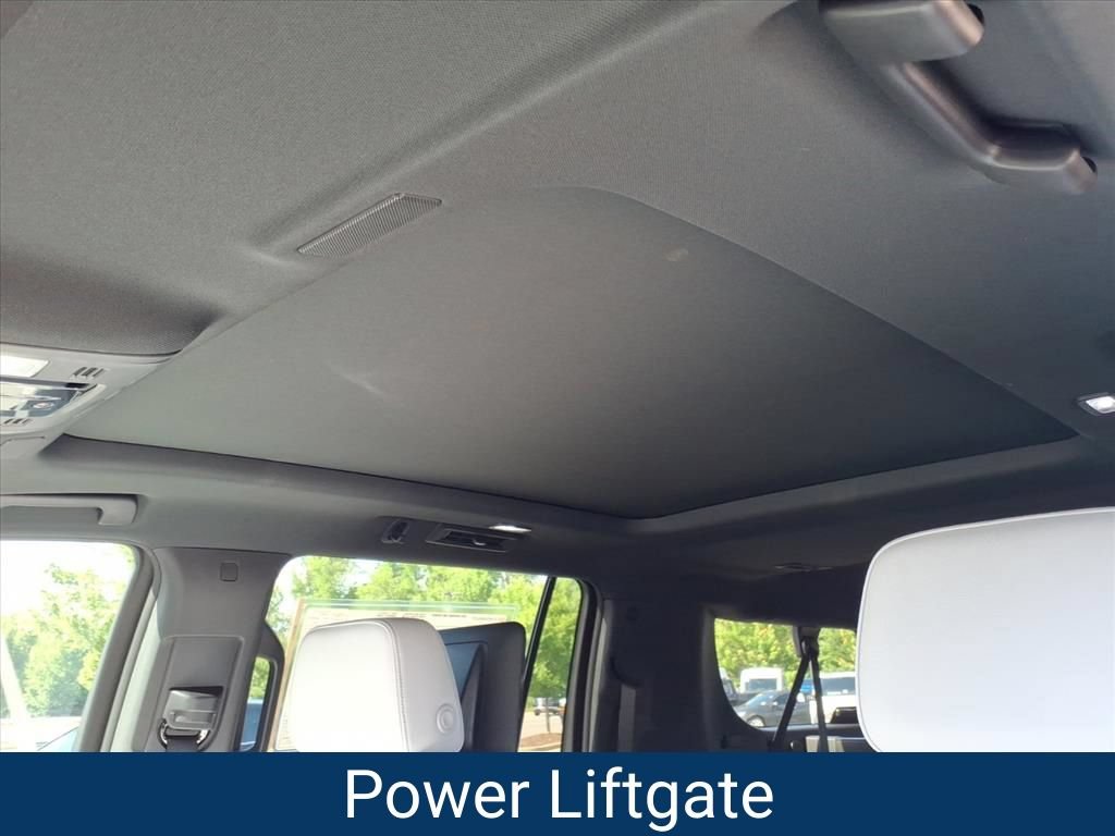 New 2026 Chevrolet Suburban Premier AWD/4WD image 19