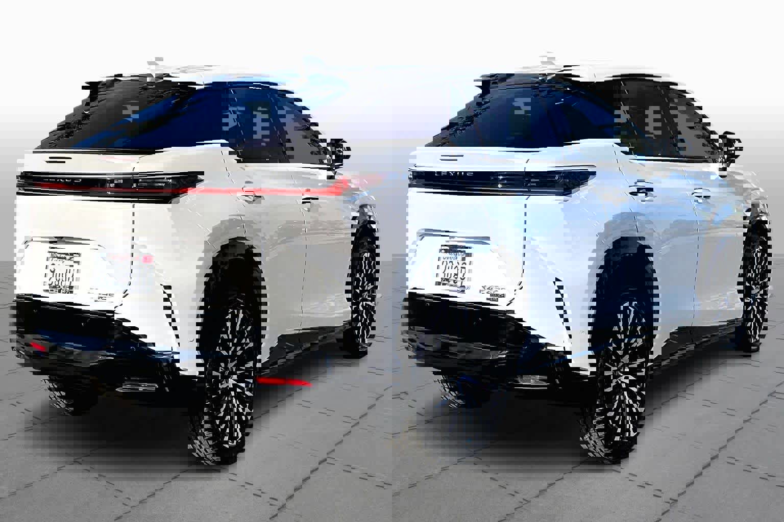 Used 2023 Lexus RZ 450e Premium image 12