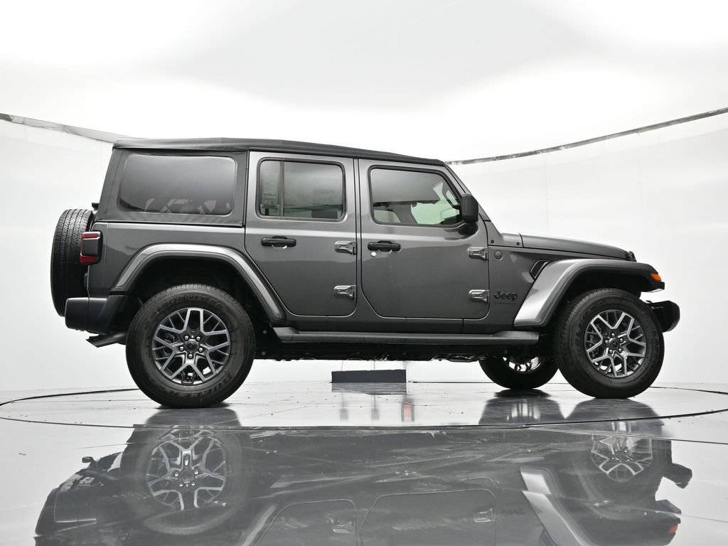 New 2025 Jeep Wrangler Unlimited Sahara w/ Technology Group AWD/4WD image 43
