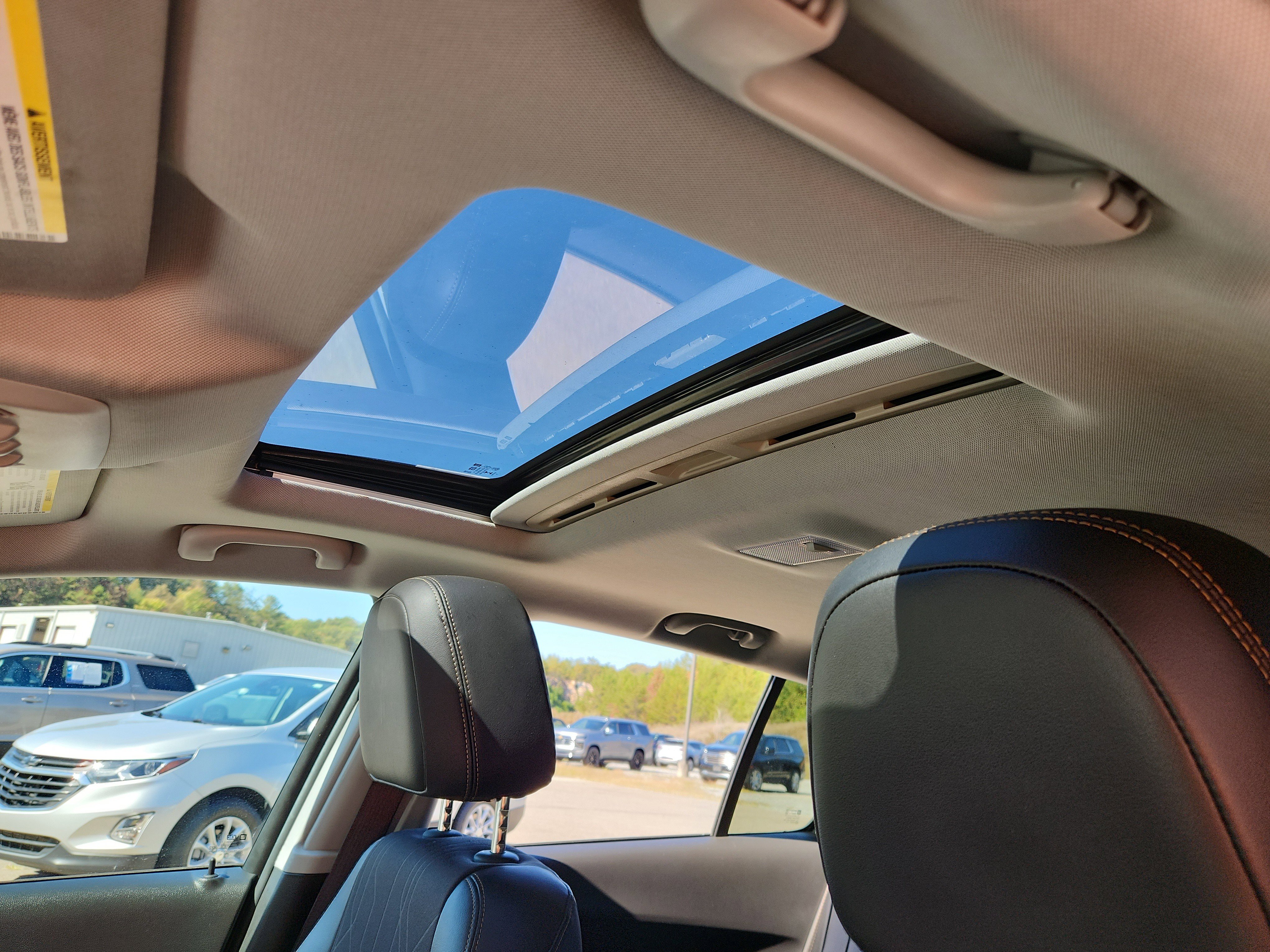 Used 2020 Chevrolet Trax LT w/ Sun & Sound Package image 35