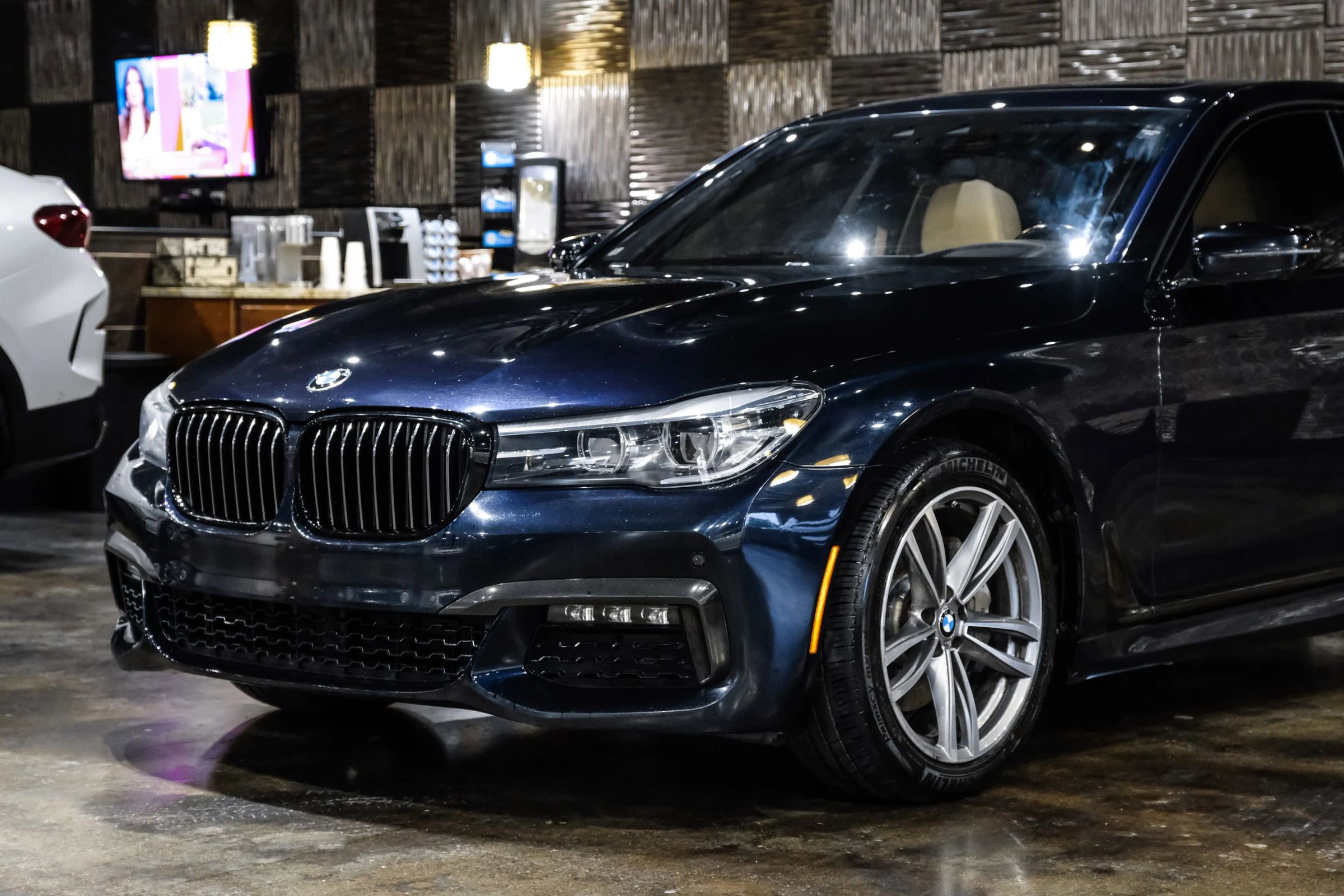 Used 2019 BMW 740i xDrive w/ Executive Package AWD/4WD image 10