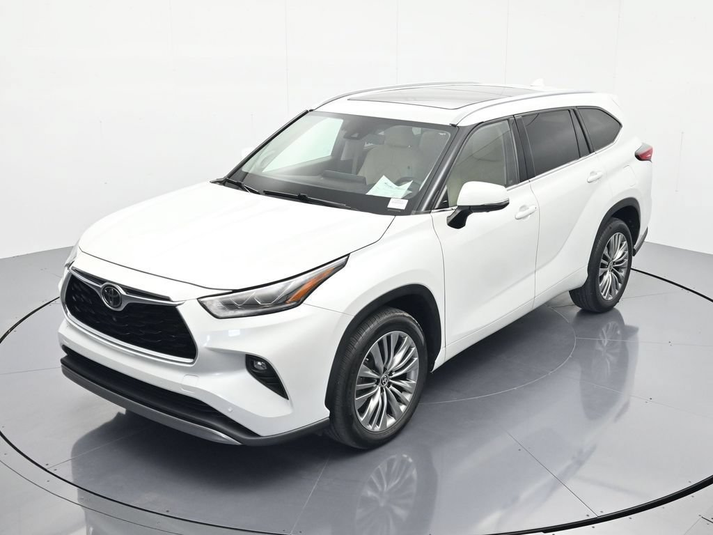 Used 2022 Toyota Highlander Platinum FWD image 31