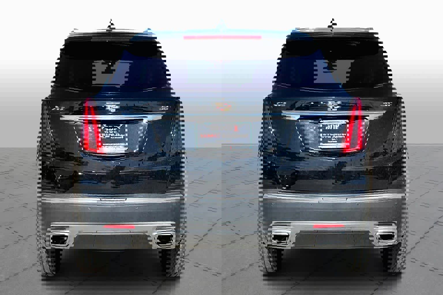 Used 2022 Cadillac XT5 Premium Luxury w/ LPO, Floor Liner Package image 4