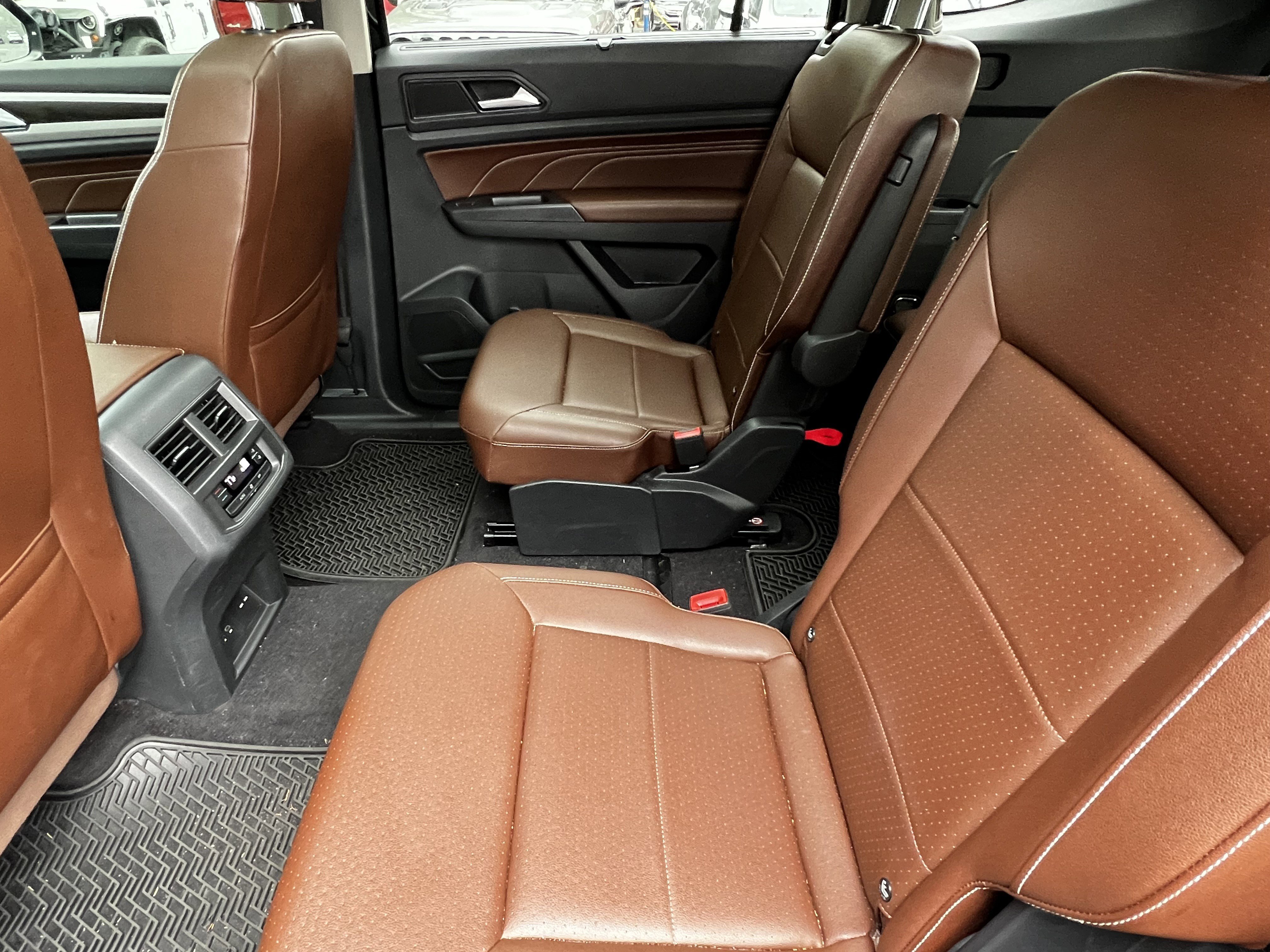 Used 2021 Volkswagen Atlas SE w/ Panoramic Sunroof Package image 31