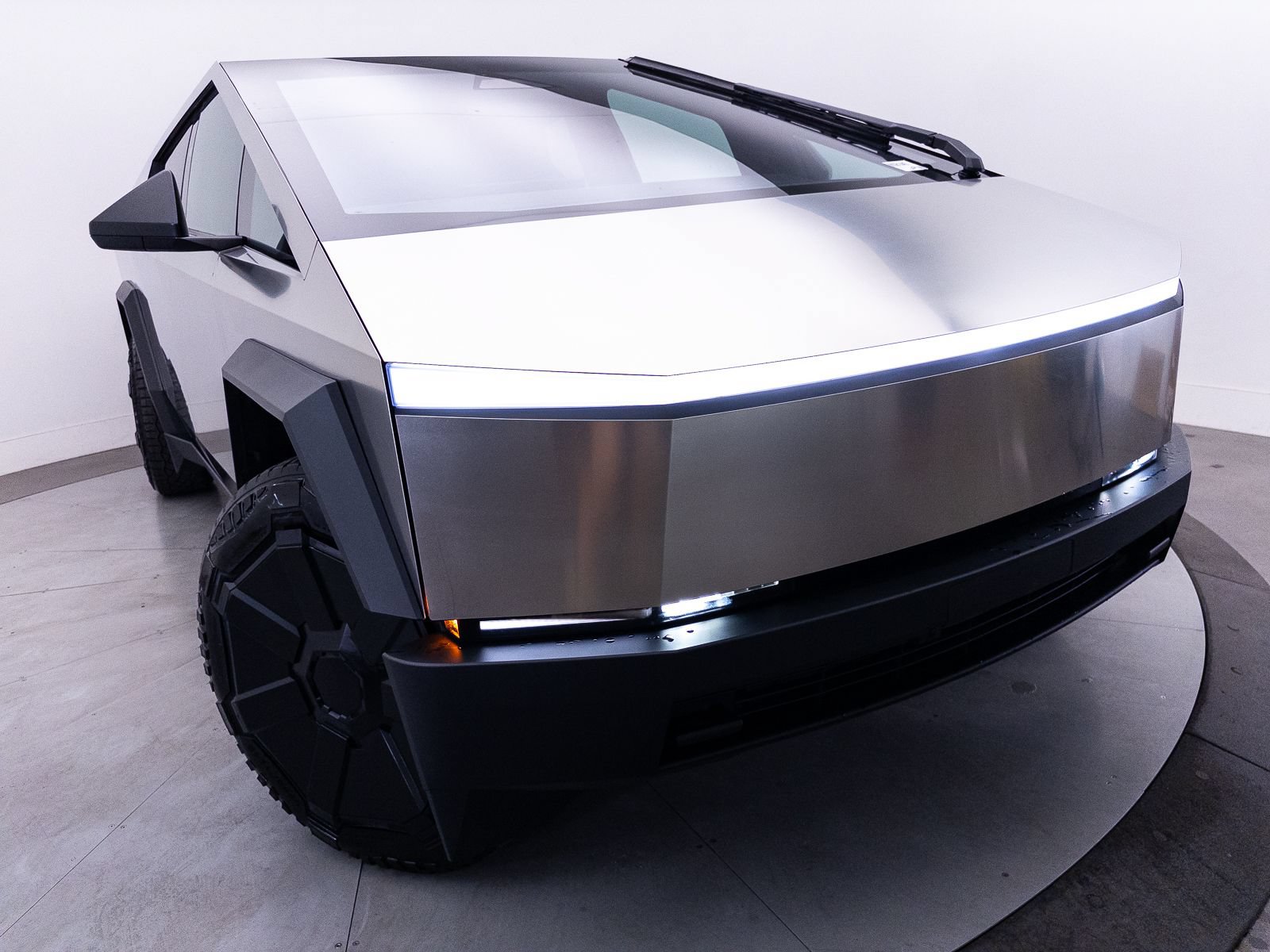 Used 2024 Tesla Cybertruck AWD Crew Cab image 3