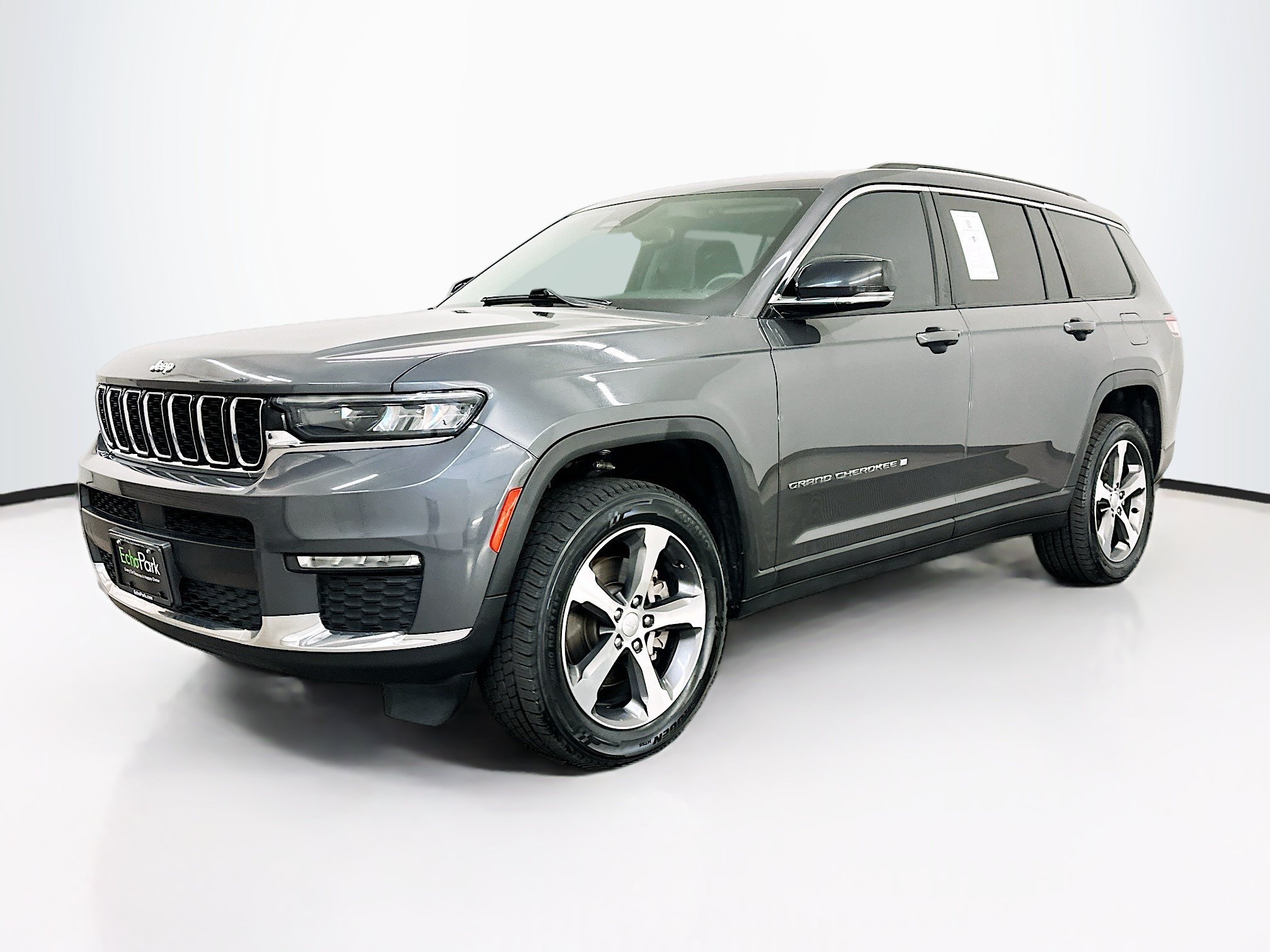 Used 2023 Jeep Grand Cherokee L Limited AWD/4WD image 3