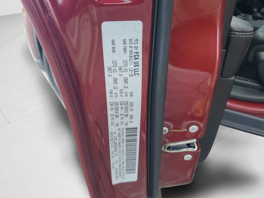 Used 2019 Jeep Cherokee Limited image 28